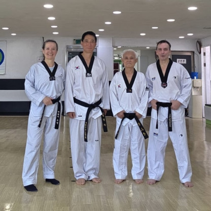 CHAMPIONNATS DU MONDE POOMSAE - Entrainement avec le Grand maître Kwon Young WOON